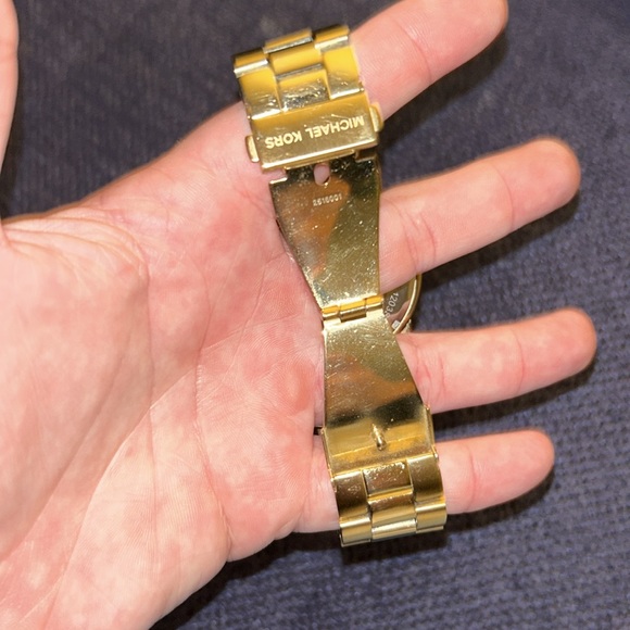 Michael Kors Oversized Gold Tone Runway Watch - Picture 4 of 8